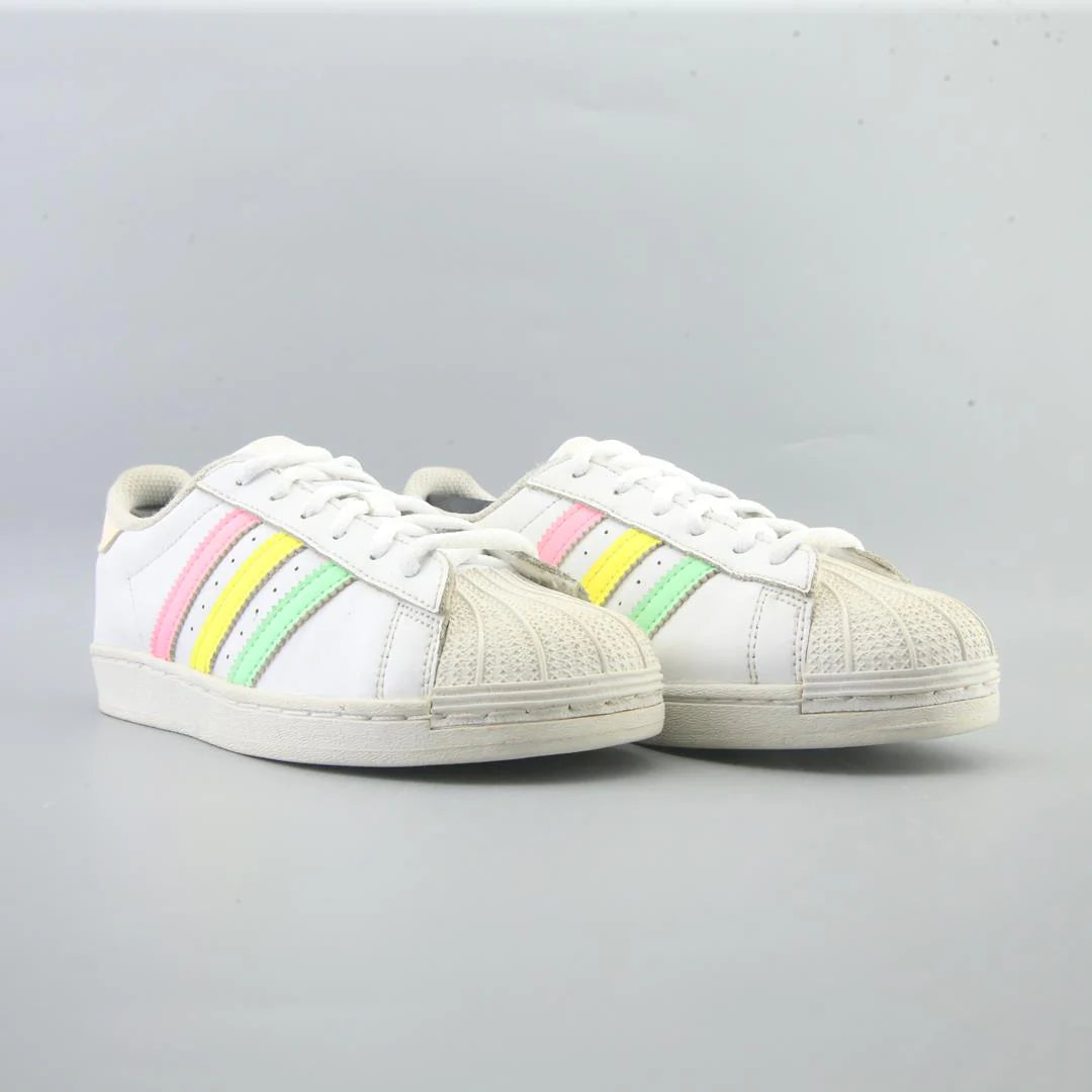 SUPERSTAR