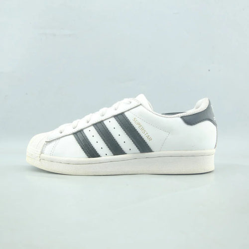 SUPERSTAR
