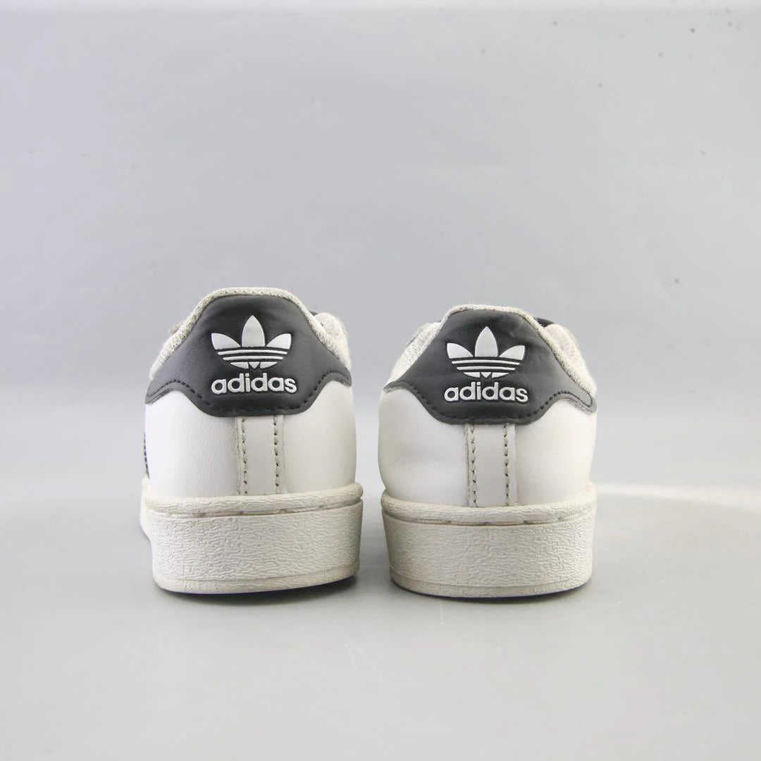 SUPERSTAR