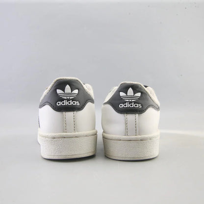 SUPERSTAR