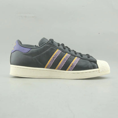 SUPERSTAR