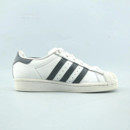 SUPERSTAR