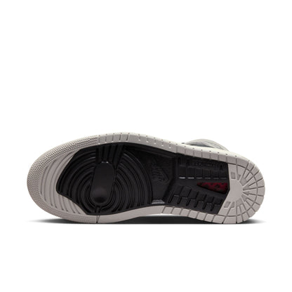 Women's  1 Zoom CMFT 2 - Iron Ore