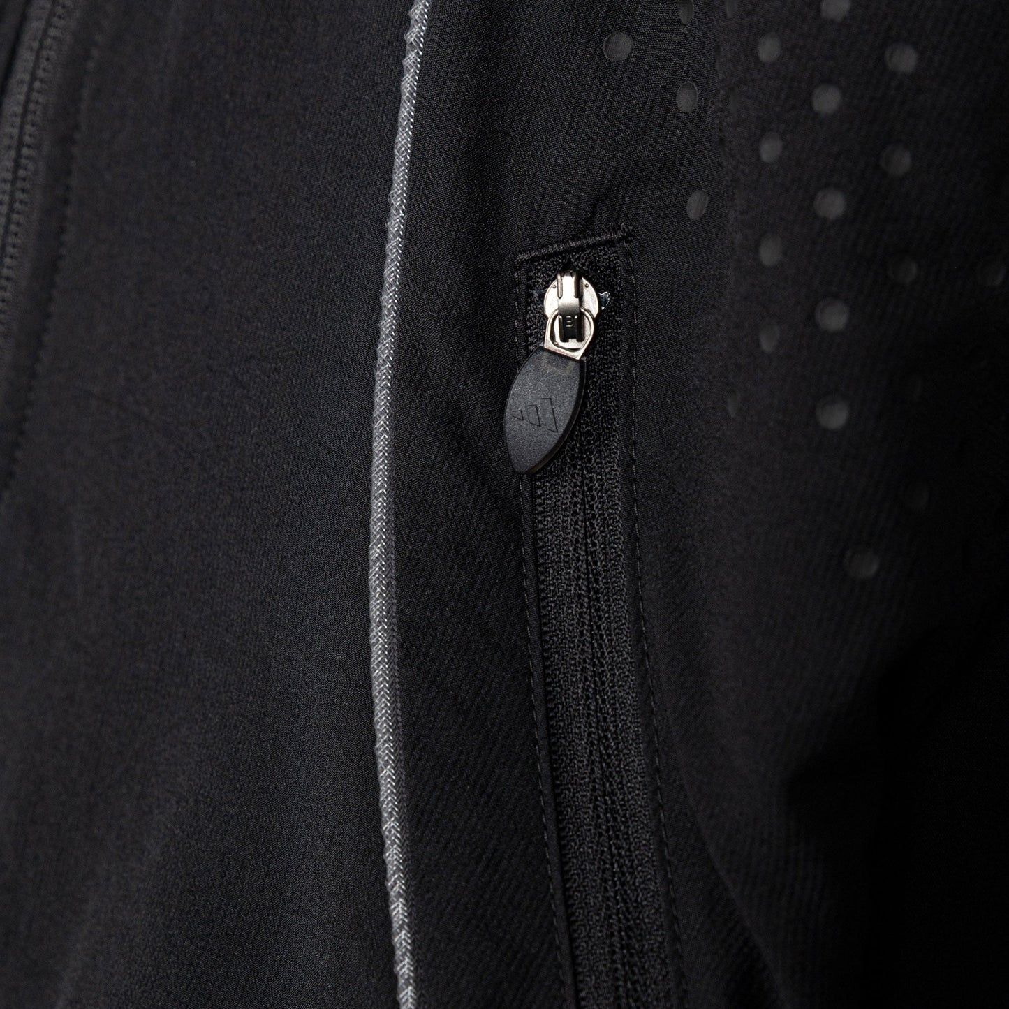 F50 Loose Tracktop