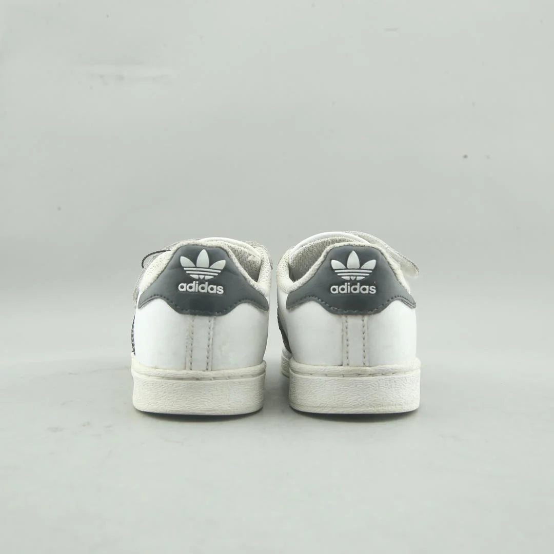 SUPERSTAR