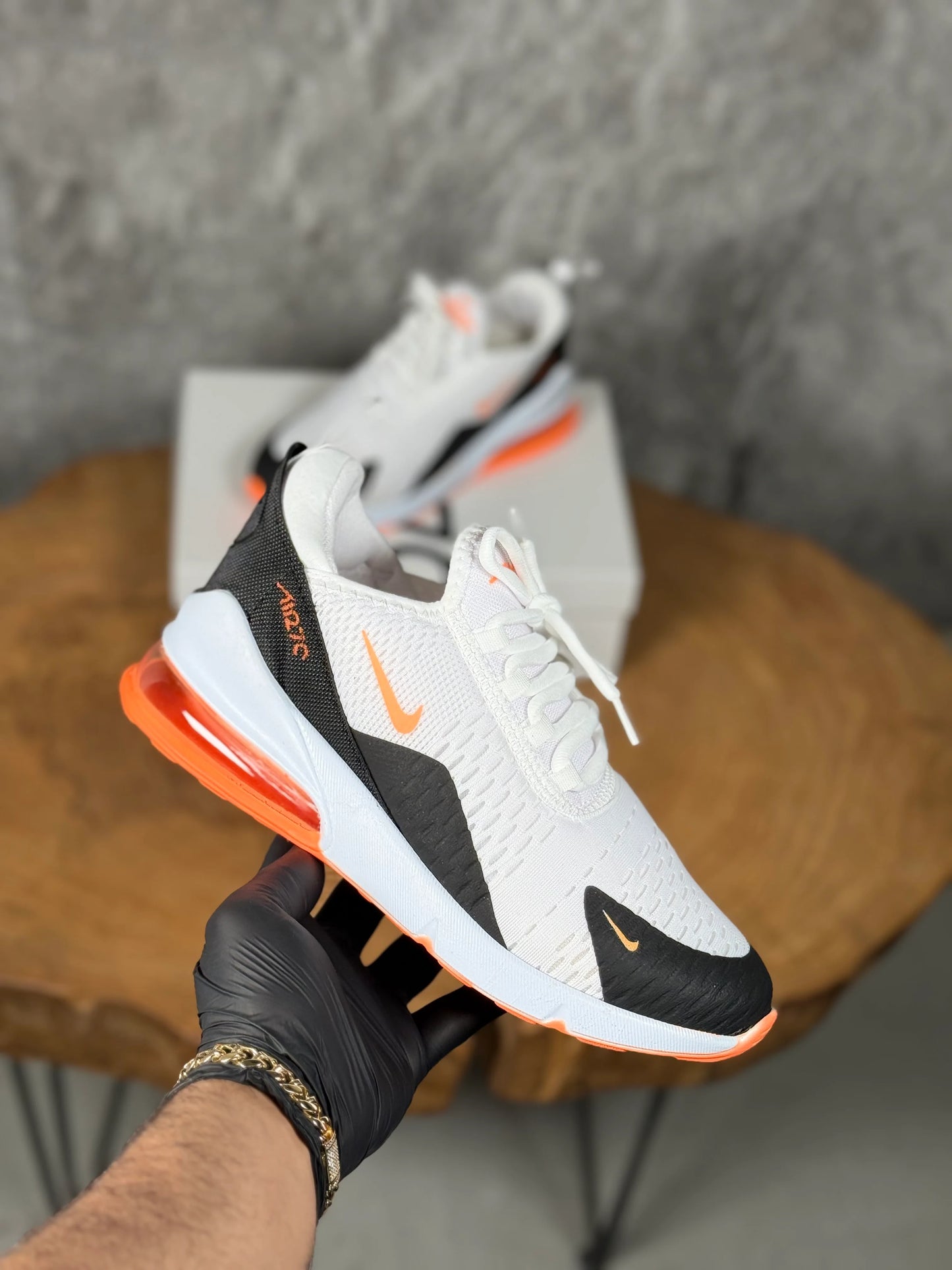 NIKE 270 MODEL
