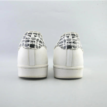 SUPERSTAR