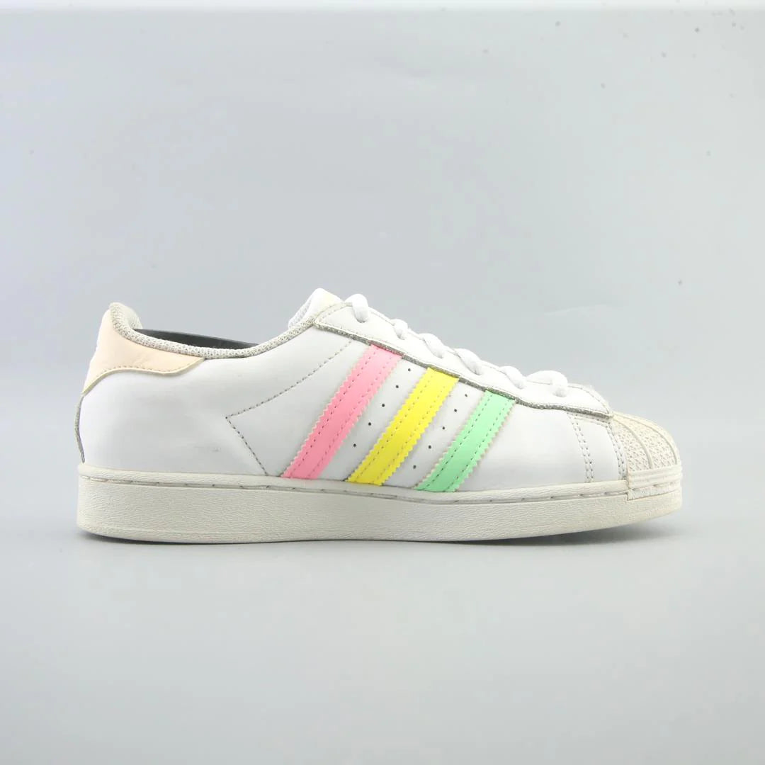 SUPERSTAR