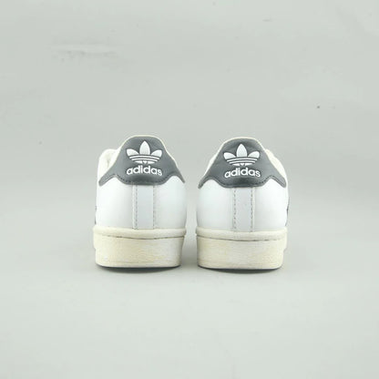 SUPERSTAR