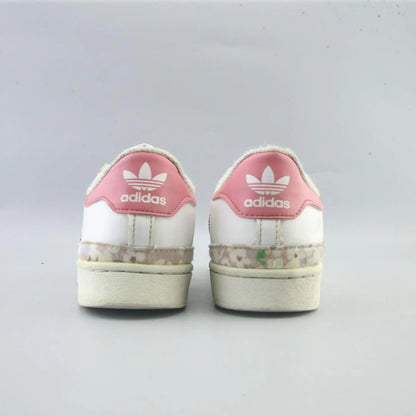 SUPERSTAR