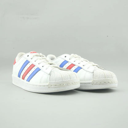 SUPERSTAR