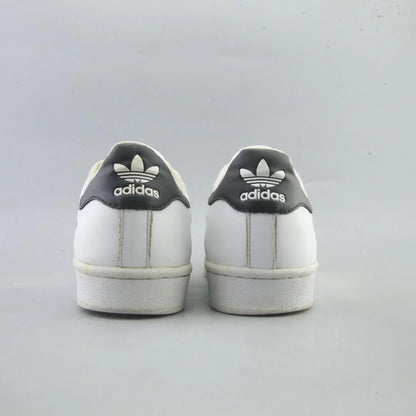 SUPERSTAR