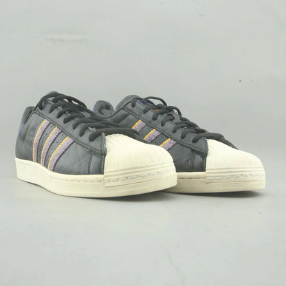 SUPERSTAR