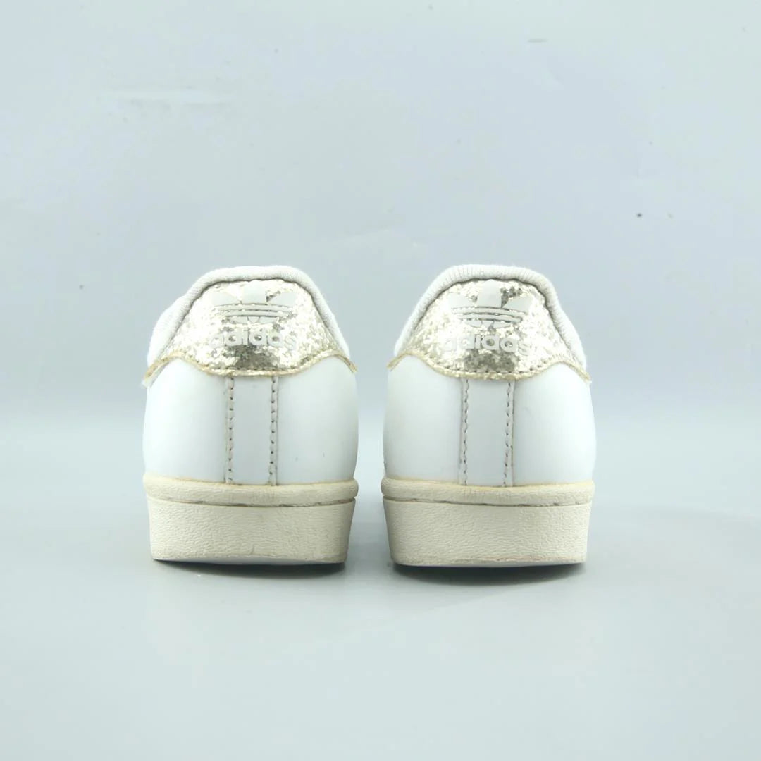 SUPERSTAR