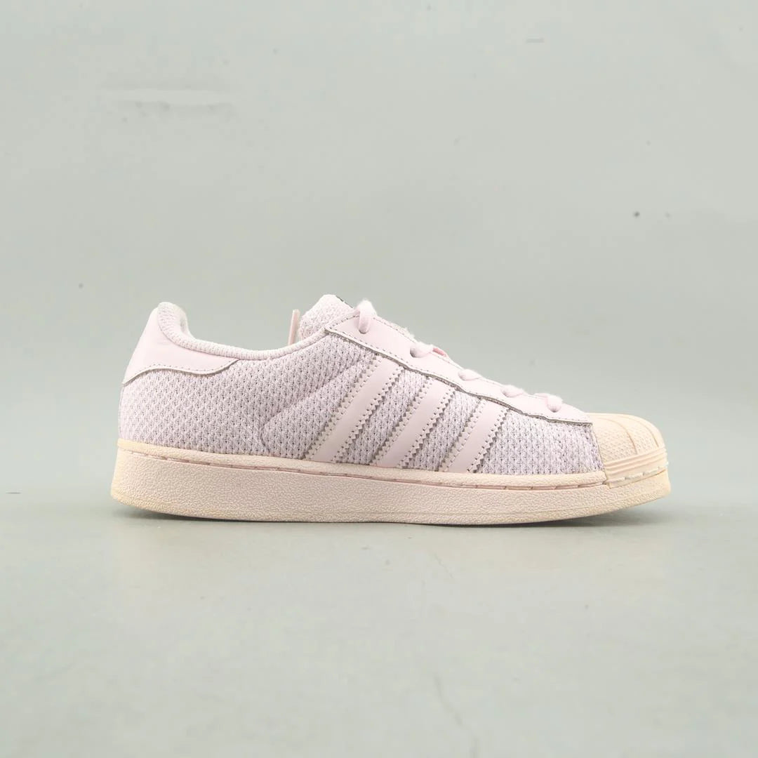 SUPERSTAR
