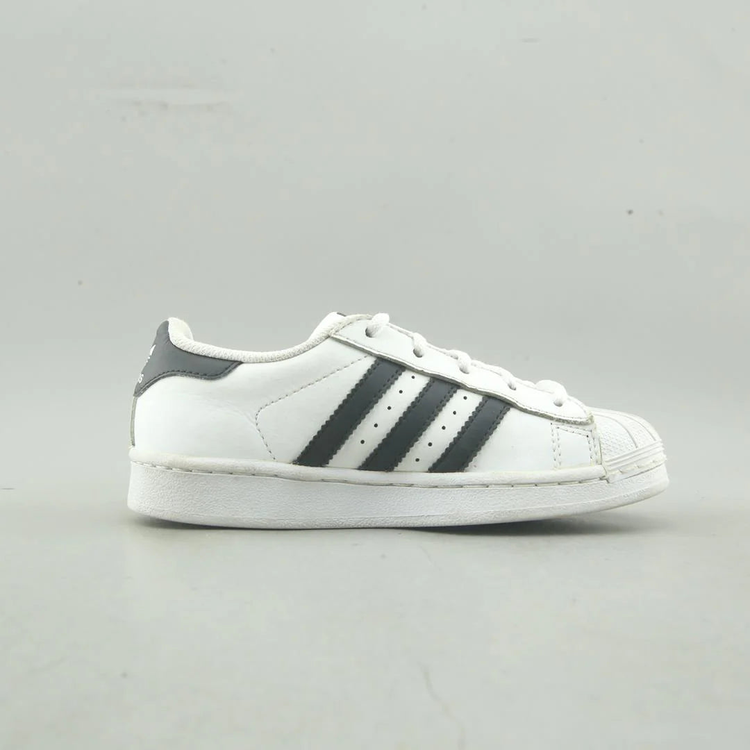 SUPERSTAR