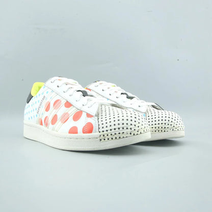 SUPERSTAR
