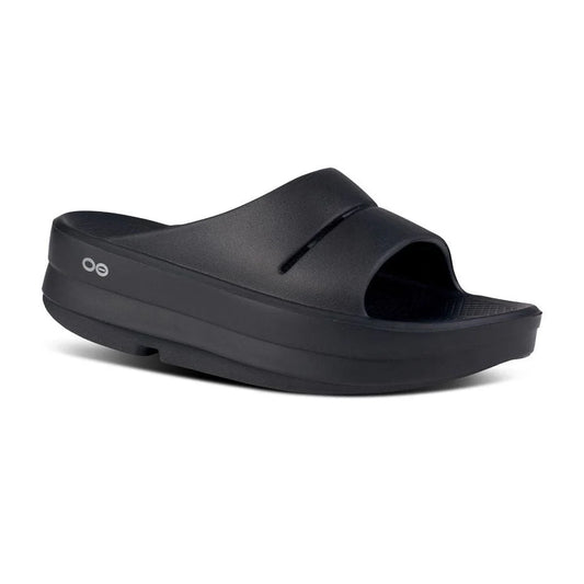Women's OOmega OOahh Sandal in Black