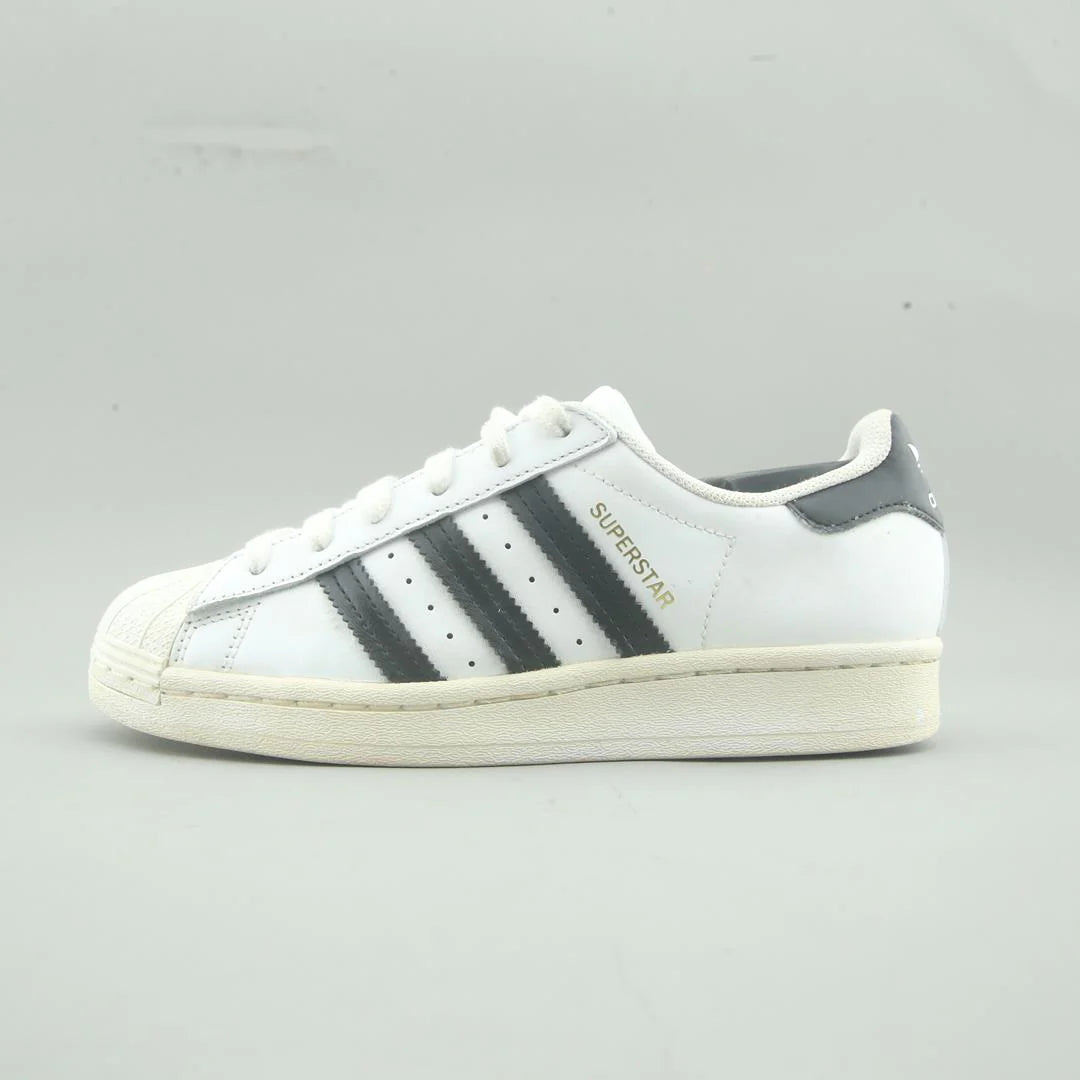 SUPERSTAR