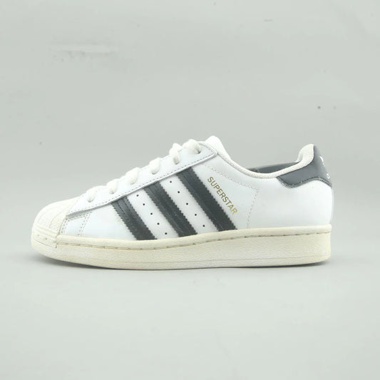 SUPERSTAR