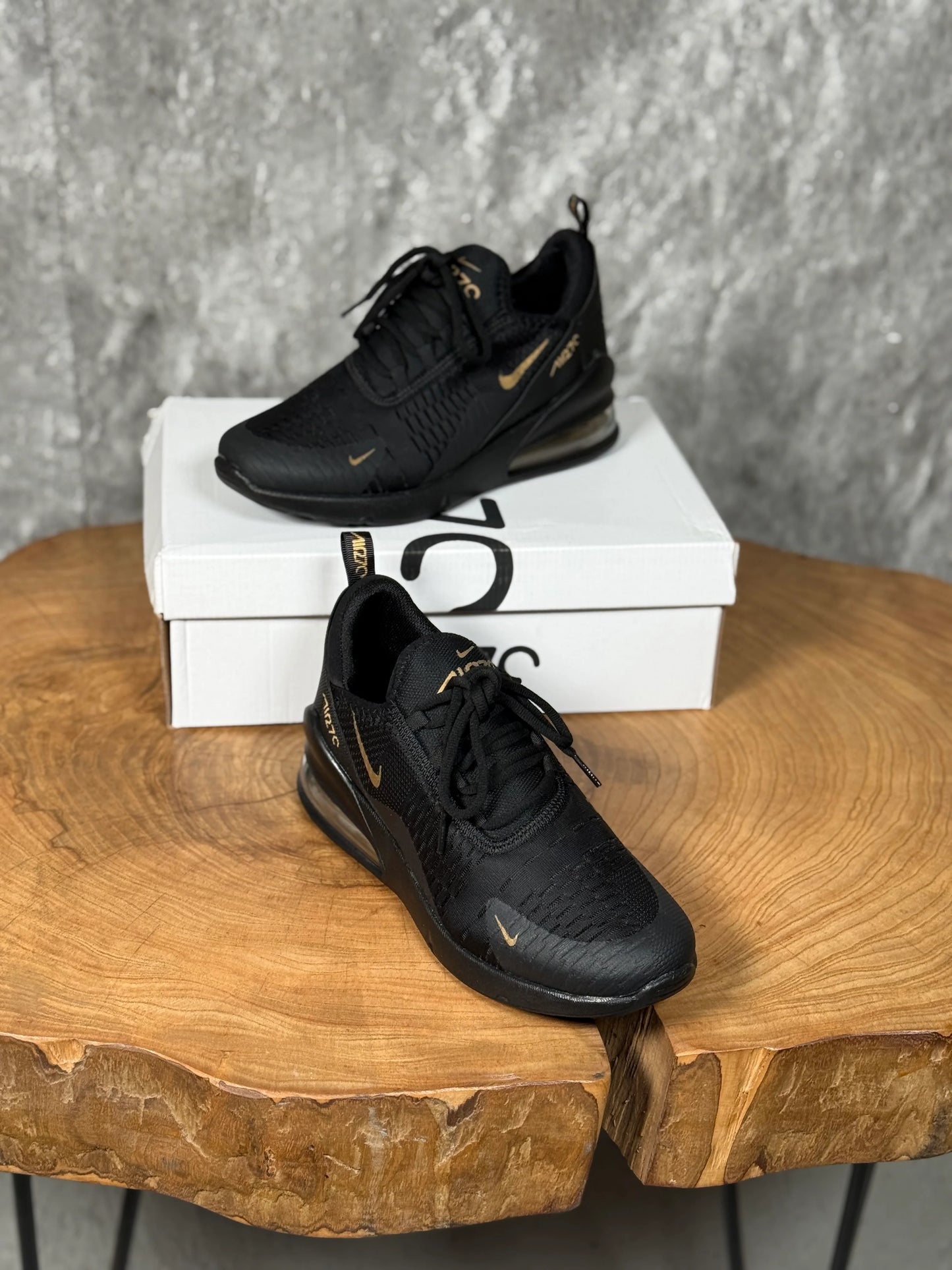 NIKE 270 MODEL