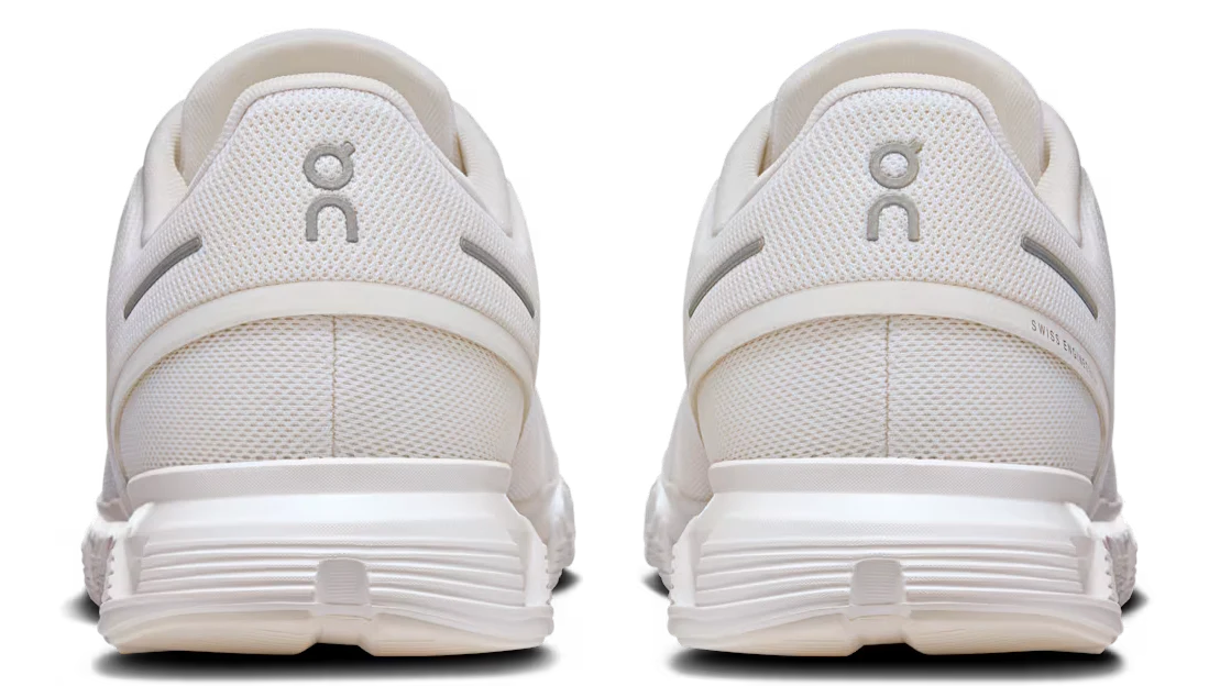 On Running Cloud 6 White (Women’s)