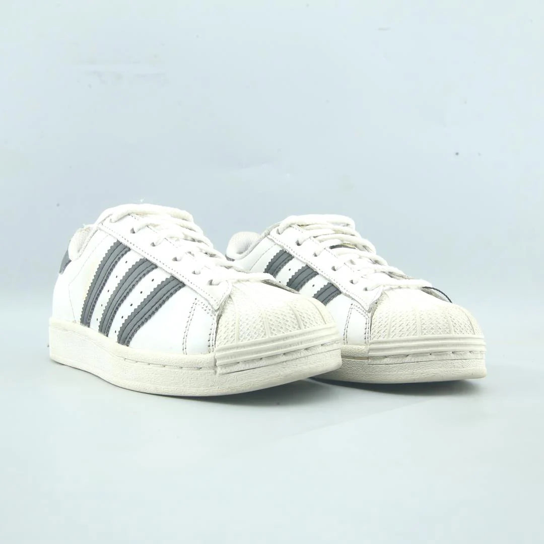SUPERSTAR