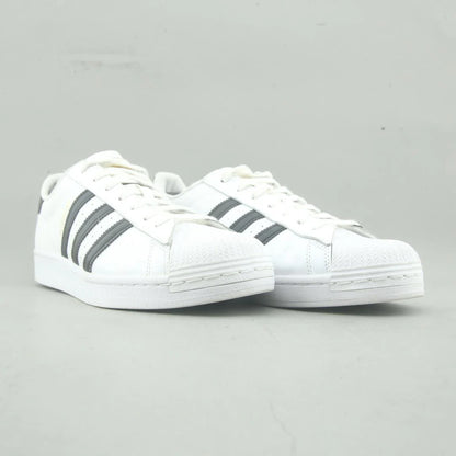 SUPERSTAR