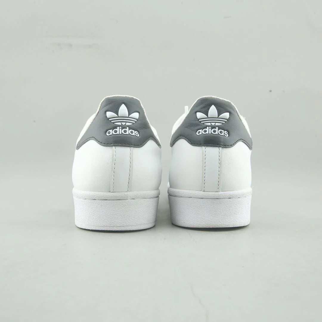 SUPERSTAR