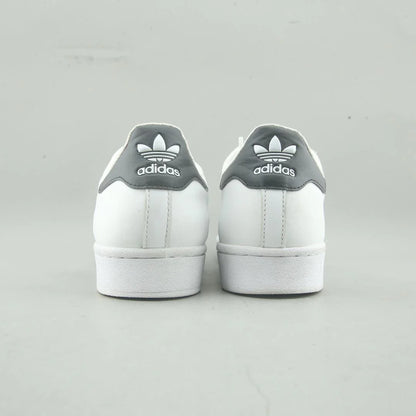 SUPERSTAR