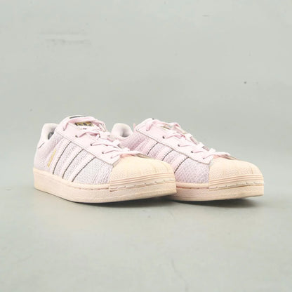 SUPERSTAR