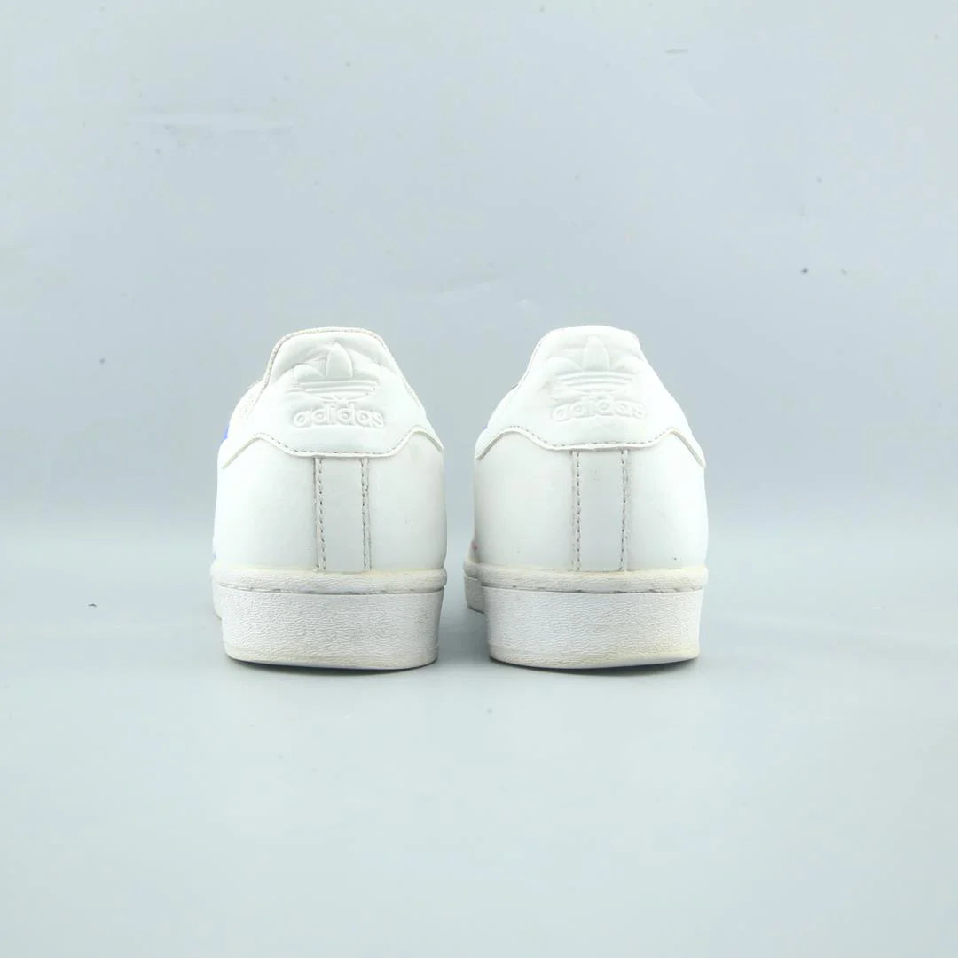 SUPERSTAR