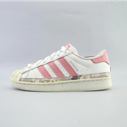 SUPERSTAR