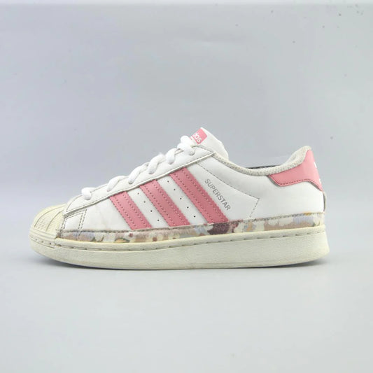 SUPERSTAR