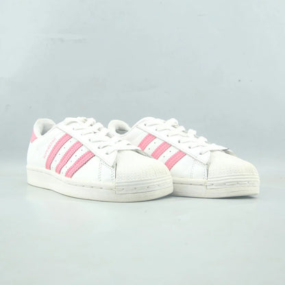 SUPERSTAR