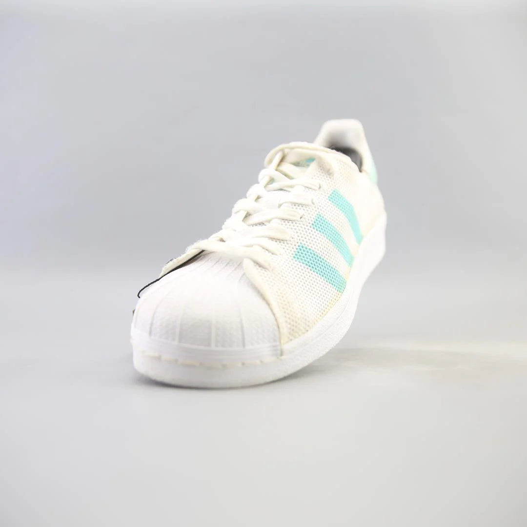 SUPERSTAR
