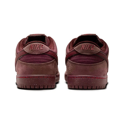 Nike SB Dunk Low City of Love