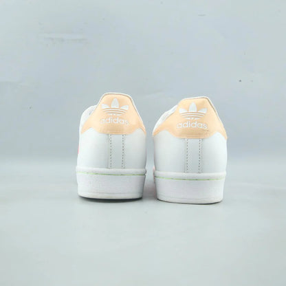 SUPERSTAR